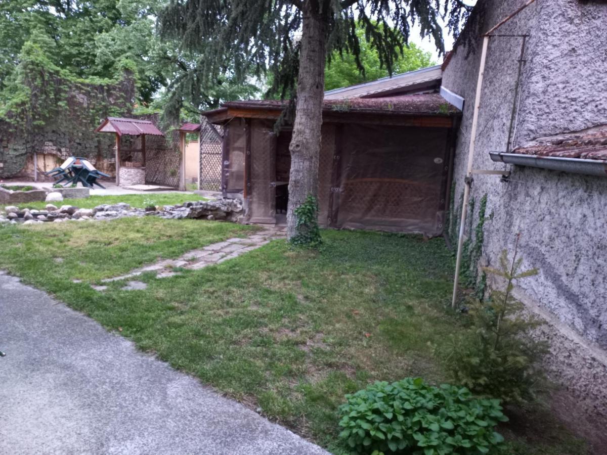 Къща За Гости -Хт Svilengrad Esterno foto